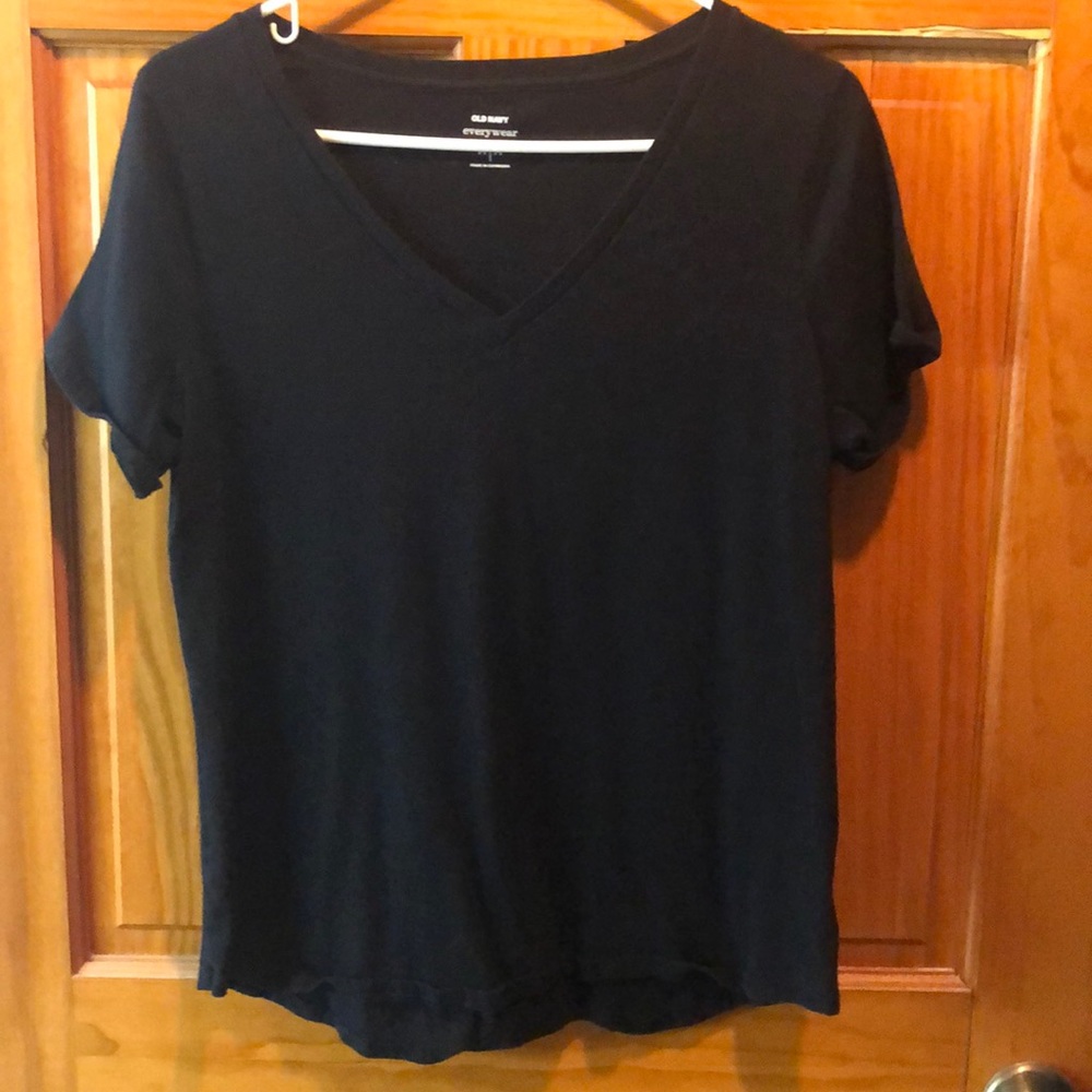 Women’s Old Navy T-shirt - Size M